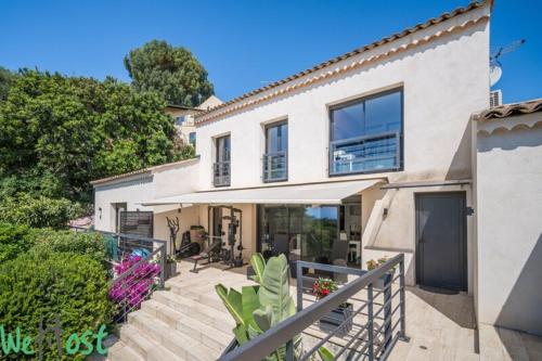 3 Bedrooms Apartment Villa with Private Garden and Pool