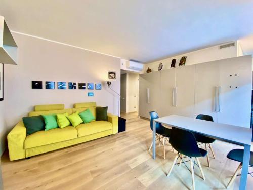 Luxury 2bed-2bath in top location