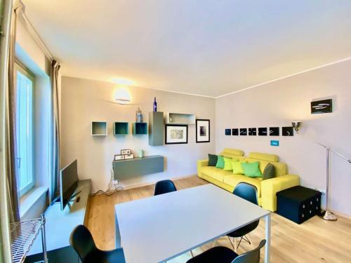 Luxury 2bed-2bath in top location