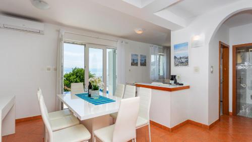 Vila Medea sea view by Villas Guide