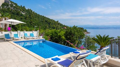 Vila Medea sea view by Villas Guide