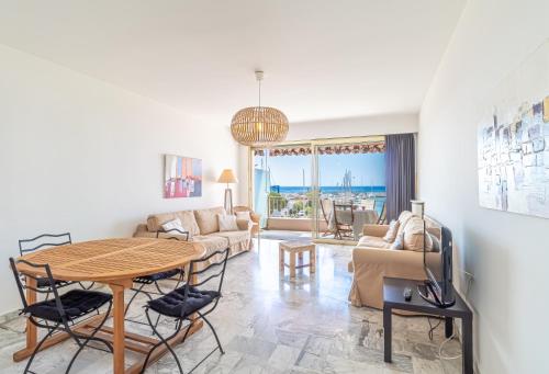 Menton Garavan 2BR by the sea parking