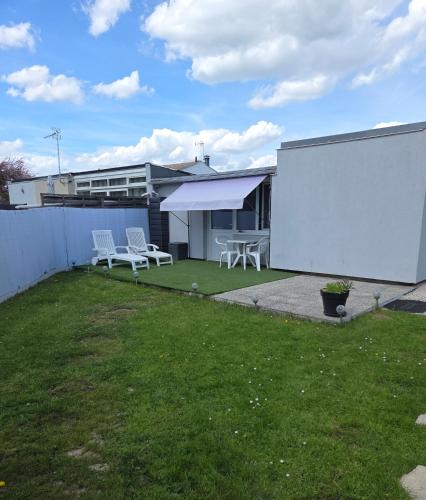 Foto Studio avec terrasse et jardin 1