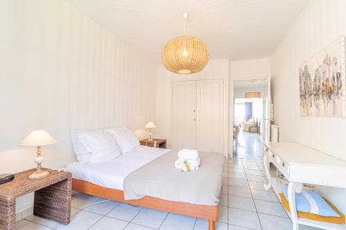 Menton Garavan 2BR by the sea parking
