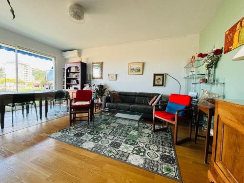 Superb 2 bedrooms, pools, quiet, near sea