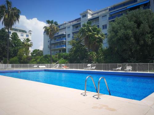 Superb 2 bedrooms, pools, quiet, near sea