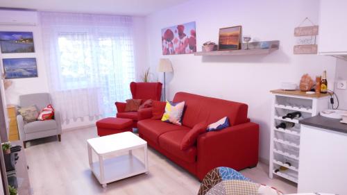 1037 - Lelle Beach House for Six