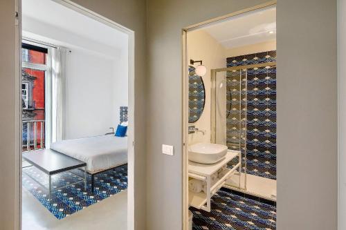 Deluxe Apartments in via Toledo
