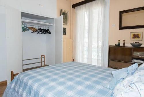 Sunny Vintage Athenian Apartment!!
