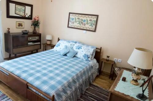 Sunny Vintage Athenian Apartment!!