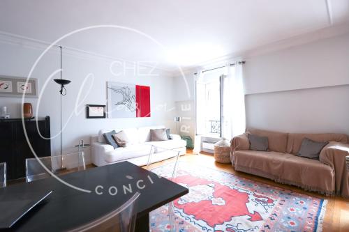 Central Elegant Parisian Flat - Louvre Opera
