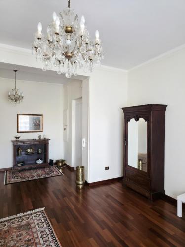Elegant Apartment in City Center photo 3