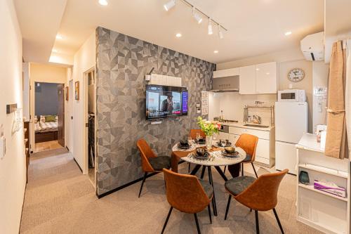 4 Min Walk to JR Sobu Line Free Private Gas Dryer 52sqm Apartment Sleeps 5 13 Min Direct to Tokyo Station Easy Access to Shinjuku Asakusa Kamakura Enoshima Tokyo Dome Direct Train to Narita Airport Near Shibuya Ueno Oshiage Skytree
