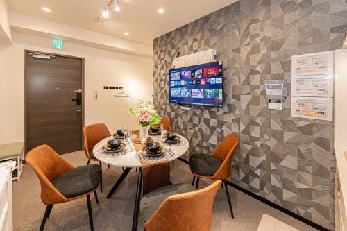 4 Min Walk to JR Sobu Line Free Private Gas Dryer 52sqm Apartment Sleeps 5 13 Min Direct to Tokyo Station Easy Access to Shinjuku Asakusa Kamakura Enoshima Tokyo Dome Direct Train to Narita Airport Near Shibuya Ueno Oshiage Skytree