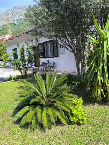 Cozy Home Near Split & Beach Invites You
