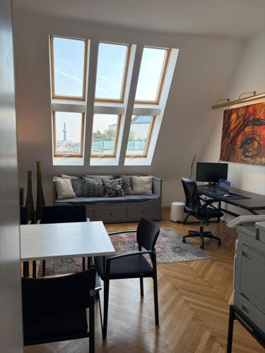 Skyline Retreat in the Heart of Vienna!