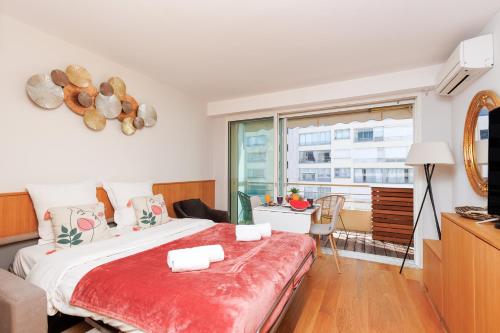 Grand Hotel YourHostHelper