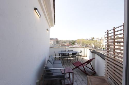 Terrace Apartment near Trastevere Station