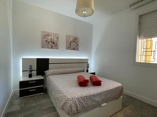 A1 - Ground-Floor 2-Bedroom with Free Private Parking - 100 m from La Carihuela Beach