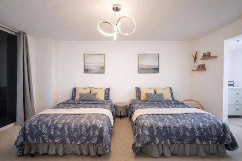 4 bed full condo in Miami with skyline & sea view photo 21