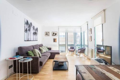 City Center Apartment With Shaded Terrace
