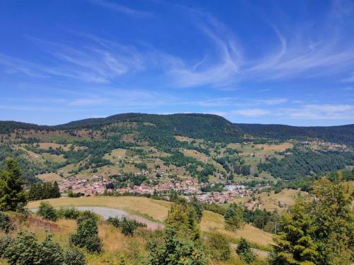 Gîte spacieux à 2 km des pistes de ski