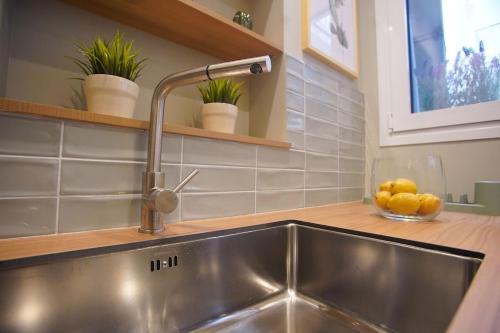 Elegant 2BR Residence - Walk to Acropolis & Plaka