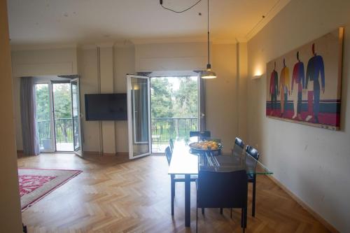 Elegant 2BR Residence - Walk to Acropolis & Plaka