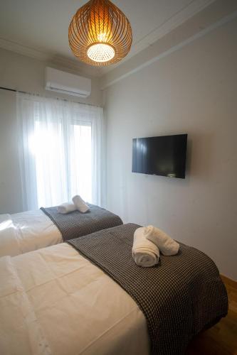 Elegant 2BR Residence - Walk to Acropolis & Plaka