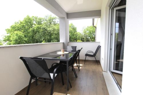 Apartment Villa Mares 2