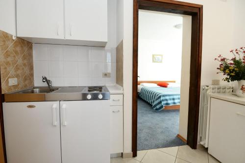Apartments Albina Valiza