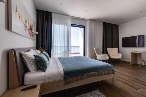 Villa di Sole - Heated Pool & Panoramic Sea View