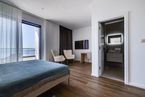 Villa di Sole - Heated Pool & Panoramic Sea View