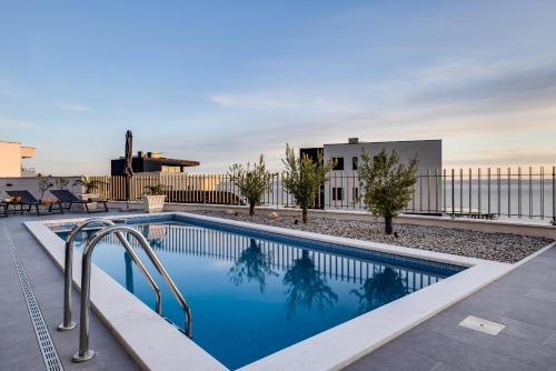 Villa di Sole - Heated Pool & Panoramic Sea View