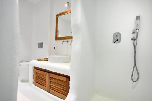 Koupelna v ubytování Mykonos Ark Villas