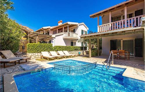 Stunning Apartment In Palit