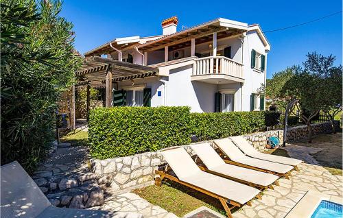 Nice Apartment In Palit With Swimming Pool
