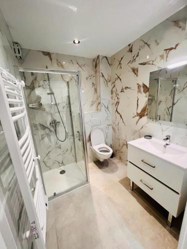 New 2-room, Comfort, 2 min beach, Air conditioning, Wifi, Terrace