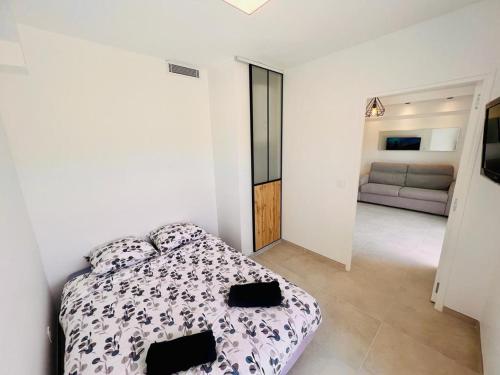 New 2-room, Comfort, 2 min beach, Air conditioning, Wifi, Terrace