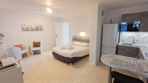 Spacious studio 4 minutes walk from the Beaches