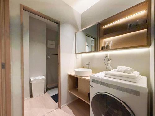 LQ101,Iriya 10 Min, Near Ueno, Double with Bath