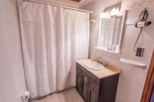 Phòng tắm tại Hotel Bel Sur