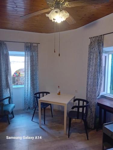 vintage and beutiful apartment in town