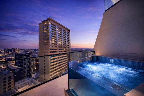 Private Jacuzzi, 1-Bedroom Spa Suite Binghatti Royale