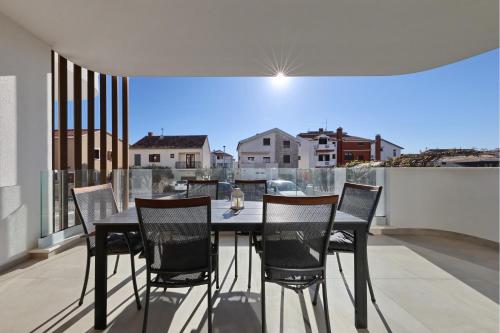Oliver 2BR apartment with parking place