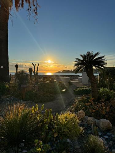 5 SADE - Apartment in Antibes old town