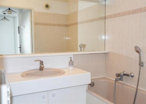 Charmant appartement piscine, tennis, parking