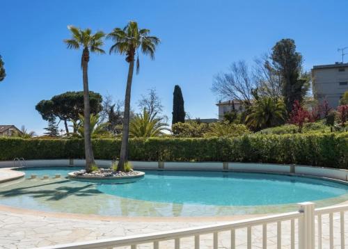 Charmant appartement piscine, tennis, parking