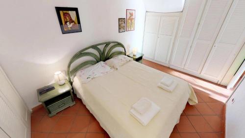 5VV - Grand 2P dans la vieille ville avec terrasse vue mer