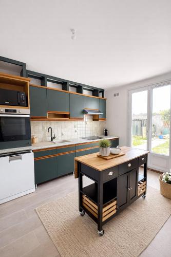 Dapur atau dapur kecil di Villa Valara